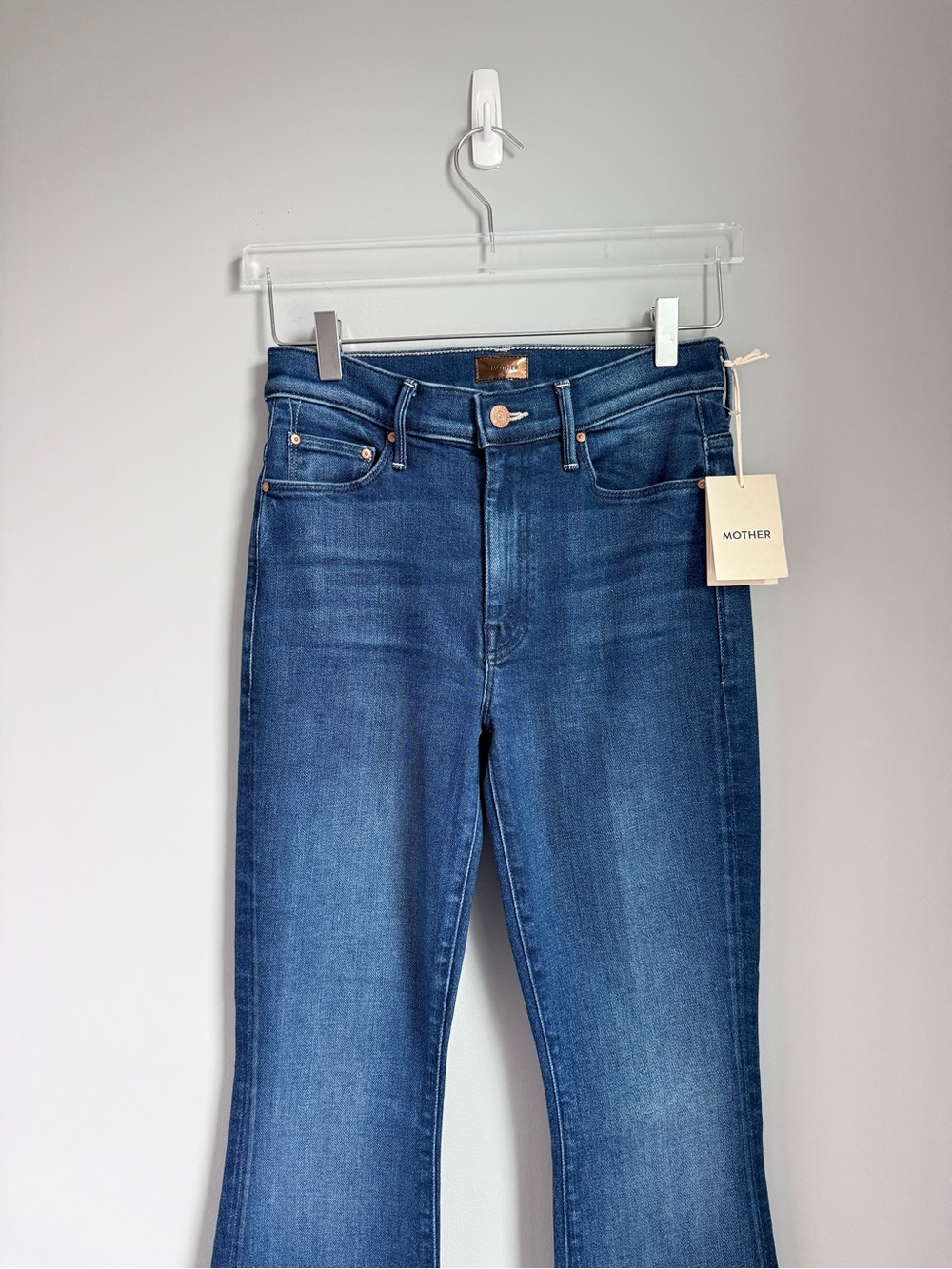 MOTHER Denim The Weekender Mid Rise Flared Jeans in Nip It In The Butt Sz 26 NEW - Picture 3 of 7